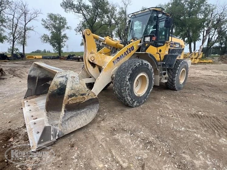 Used Komatsu Loader